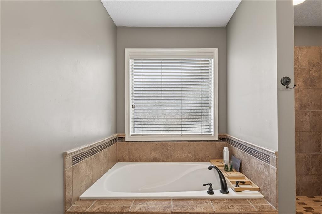 18302 West 194th Terrace Spring Hill, KS 66083 - Photo 20 of 46