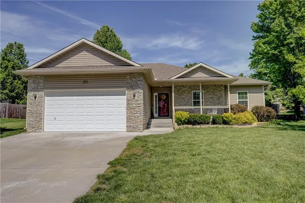 $350,000 | 19312 East 8th St Court South, Independence, MO 64056