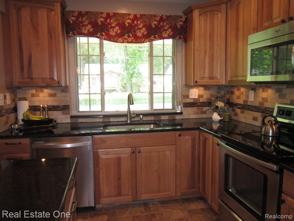 22804 Power Road Farmington, MI 48336 - Photo 9 of 35 sink.jpg