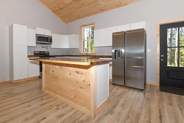 $399,000 | 12 Starlight Drive, Bridgton, ME 04009