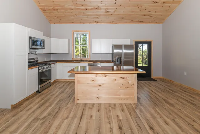 $399,000 | 12 Starlight Drive, Bridgton, ME 04009