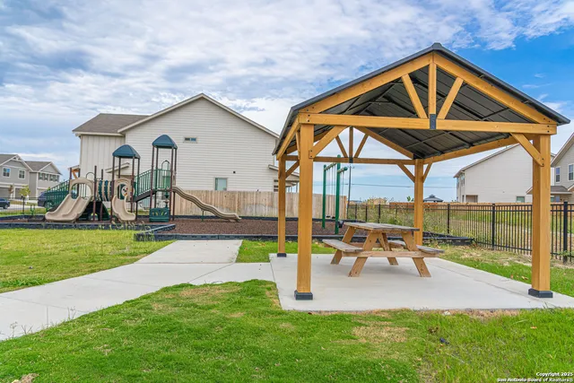 $1,695 | 7529 Briarwood Pass, Unit 102, San Antonio, TX 78252