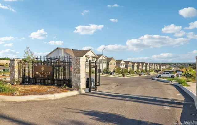 $1,695 | 7529 Briarwood Pass, Unit 102, San Antonio, TX 78252