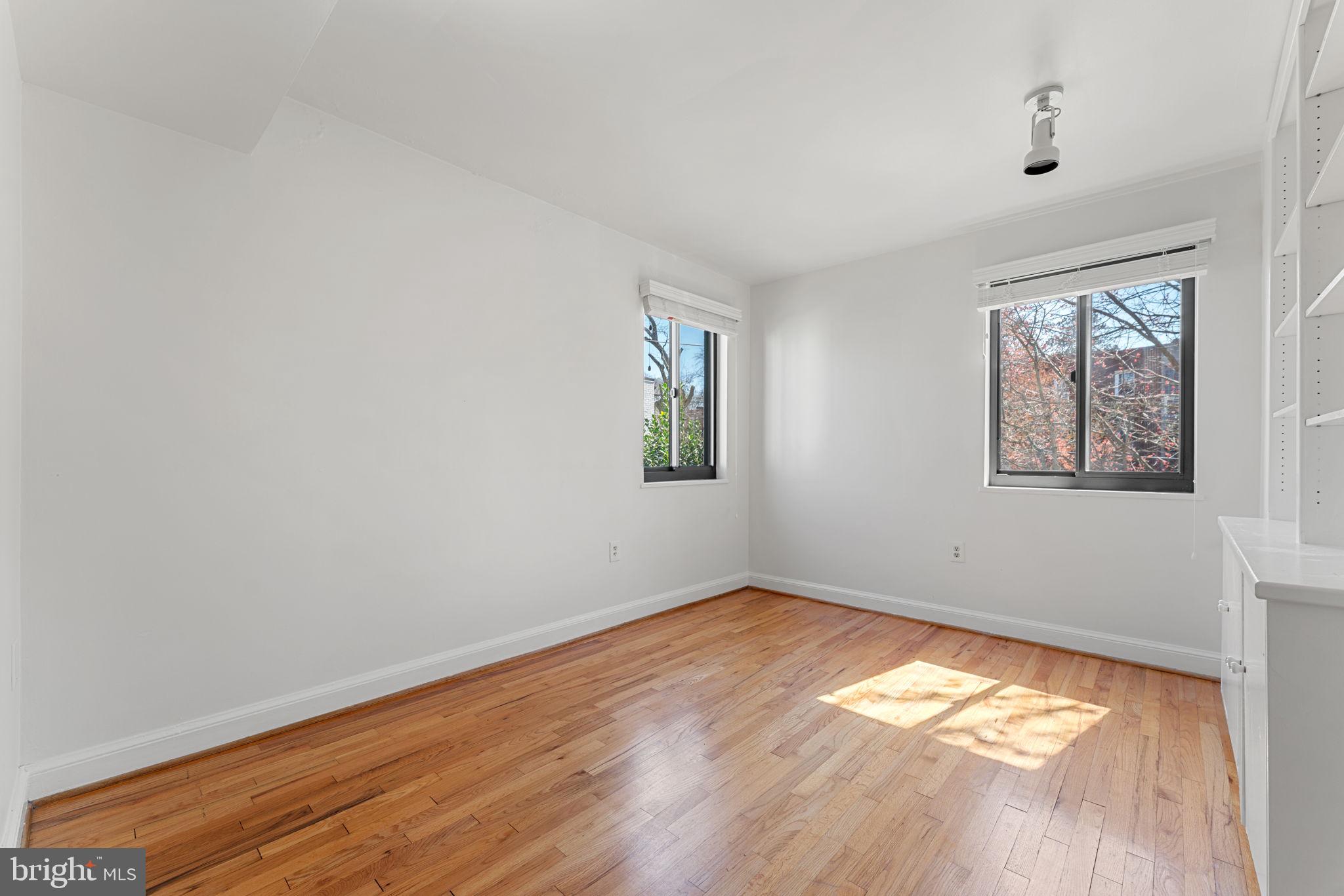 3827 Davis Place Northwest, Unit 5 Washington, DC 20007 - Photo 16 of 31