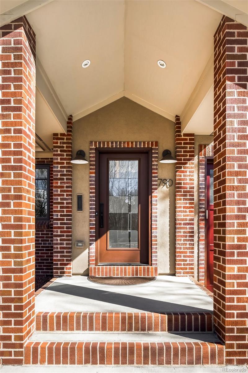 790 Clayton Street Denver, CO 80206 - Photo 2 of 32 a view of entryway with a rug