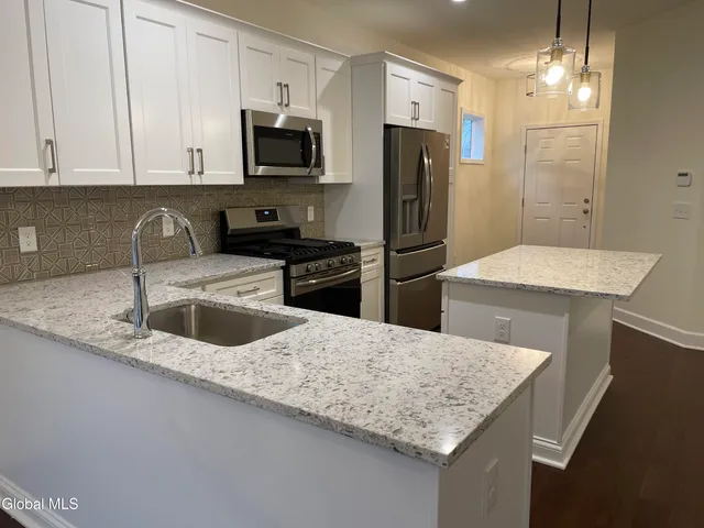 $499,400 | 49 Priddle Lane, Latham, NY 12110