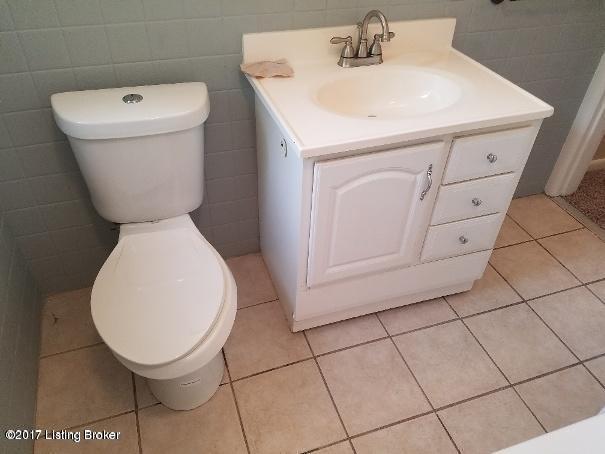 10901 Torrington Road Louisville, KY 40272 - Photo 21 of 35 TORRINGTON MASTER BATH 2
