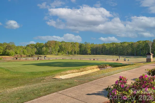 a view of an outdoor space