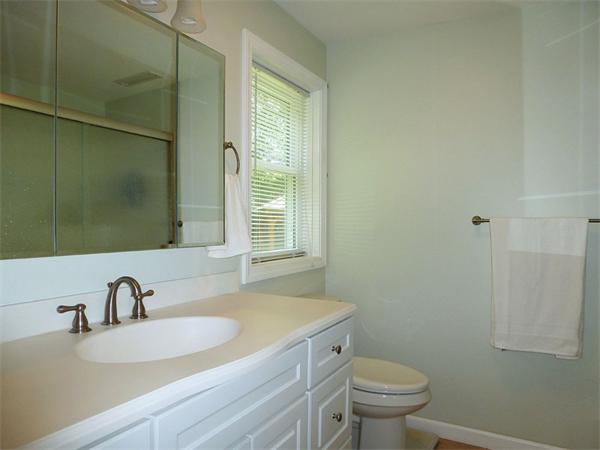 218 Oak Hollow Road Springfield, MA 01128 - Photo 18 of 30