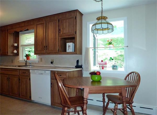 218 Oak Hollow Road Springfield, MA 01128 - Photo 5 of 30