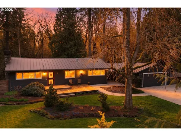 $988,888 | 19022 Old River Drive, West Linn, OR 97068
