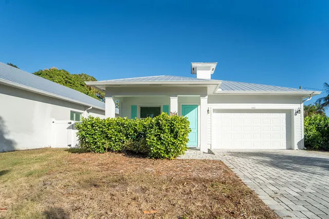 $775,000 | 443 Southeast Dolphin Drive, Stuart, FL 34996