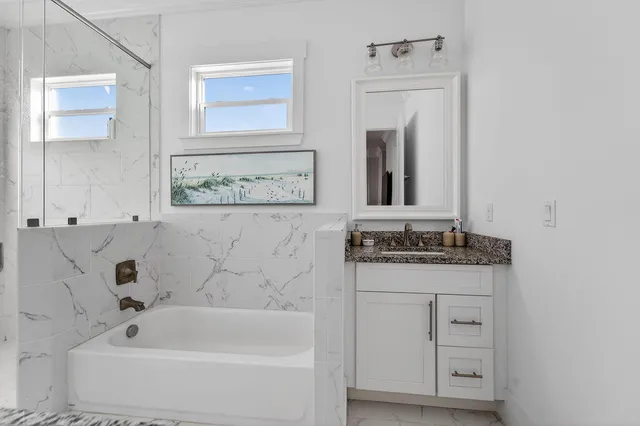 $775,000 | 443 Southeast Dolphin Drive, Stuart, FL 34996