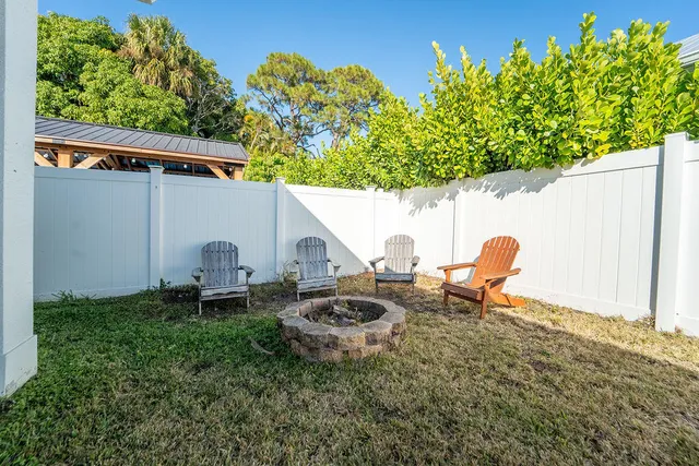 $775,000 | 443 Southeast Dolphin Drive, Stuart, FL 34996