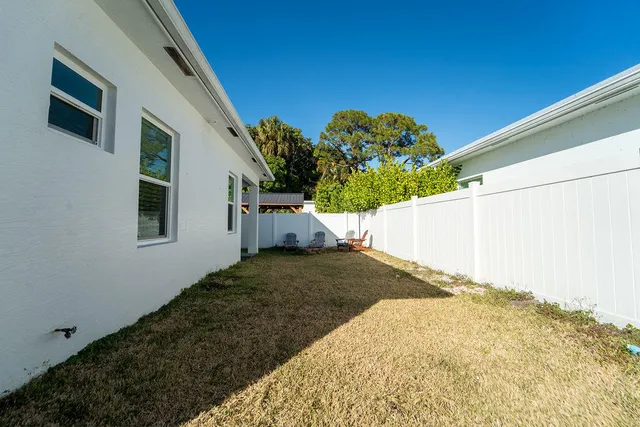 $775,000 | 443 Southeast Dolphin Drive, Stuart, FL 34996