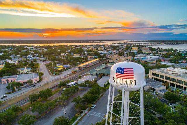 $739,000 | 443 Southeast Dolphin Drive, Stuart, FL 34996