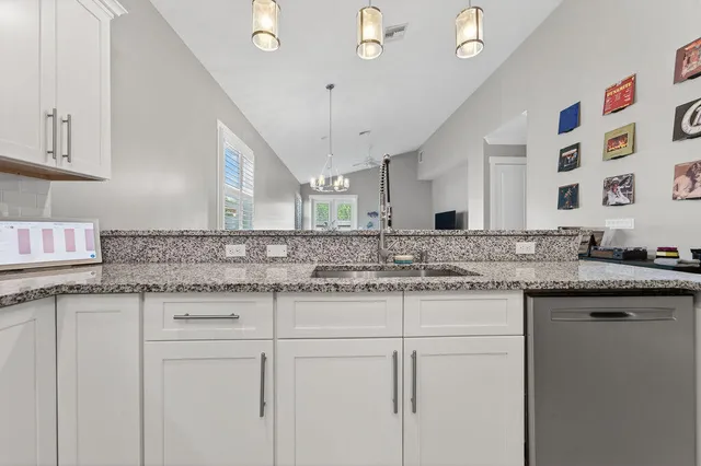 $775,000 | 443 Southeast Dolphin Drive, Stuart, FL 34996