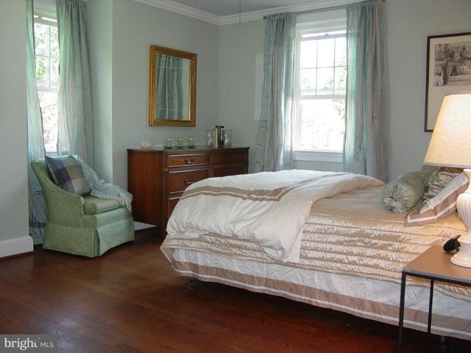 106 Yorkleigh Road Towson, MD 21204 - Photo 20 of 26 Lots of room for all your furniture.