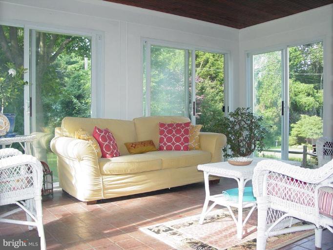 106 Yorkleigh Road Towson, MD 21204 - Photo 6 of 26 Tranquil relaxation.
