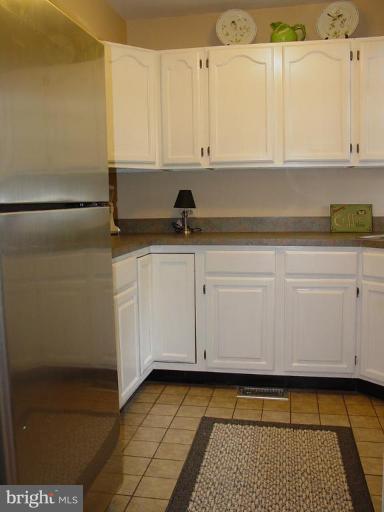 106 Yorkleigh Road Towson, MD 21204 - Photo 8 of 26 Freshly painted cabinets, great counter spaces.