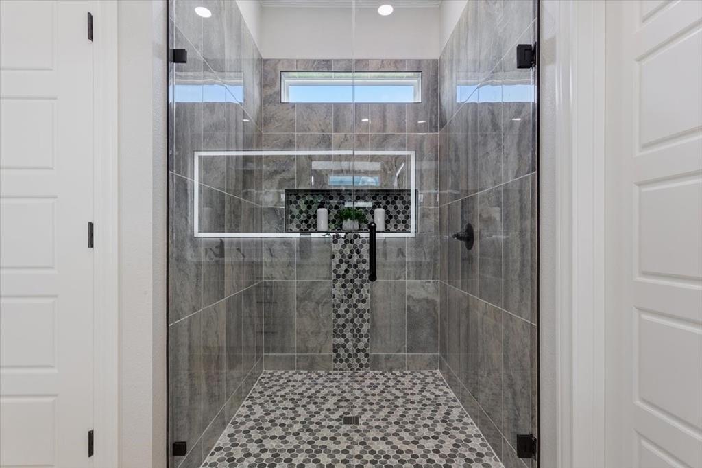 107 North Jena Street Riesel, TX 76682 - Photo 18 of 34 a bathroom with a shower