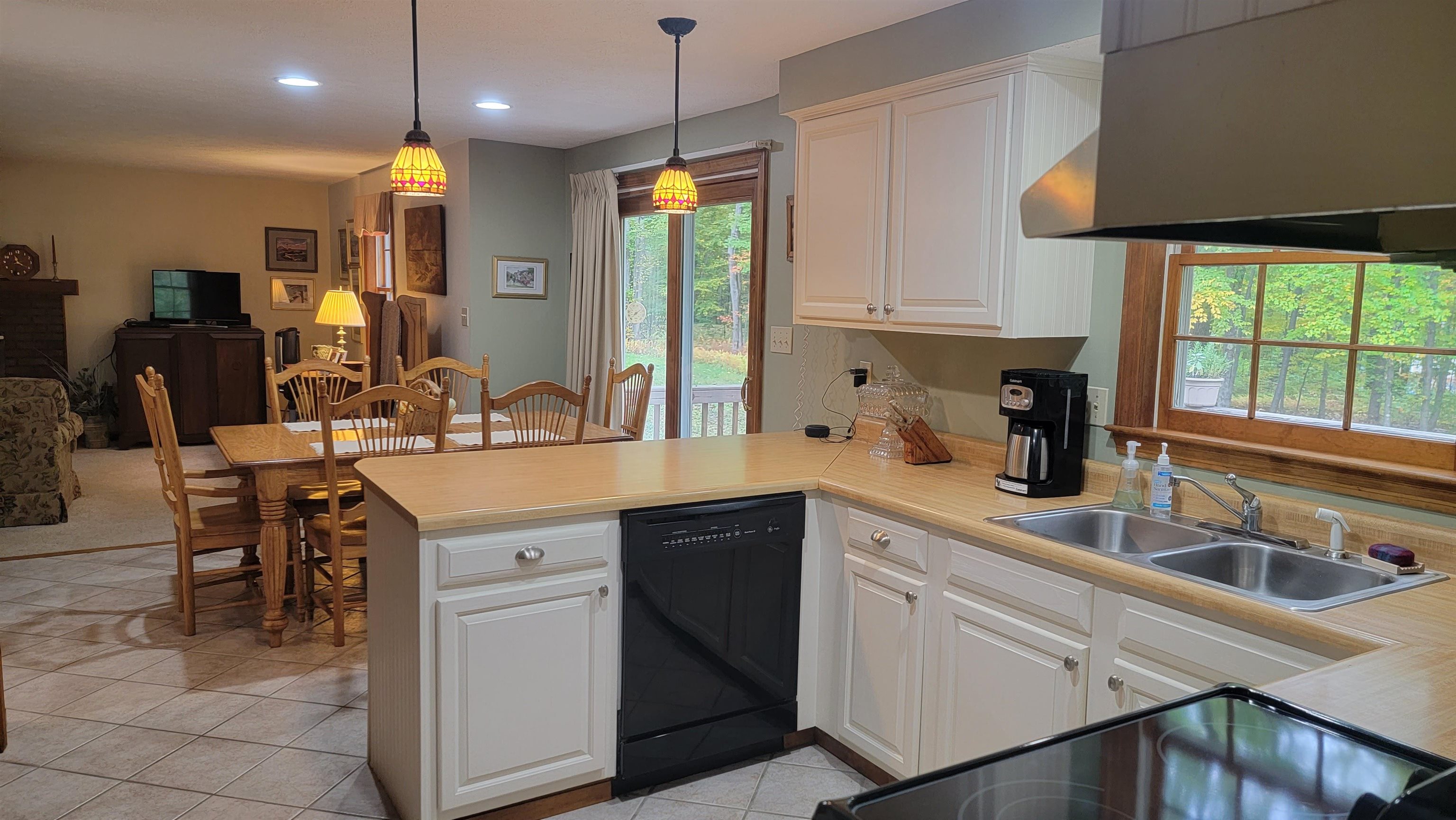 255 Baboosic Lake Road Merrimack, NH 03054 - Photo 6 of 34 Gallery Image 6