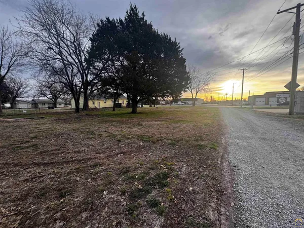 $17,000 | 0 North 9th Street, Unit 0MARKET, Osage City, KS 66523