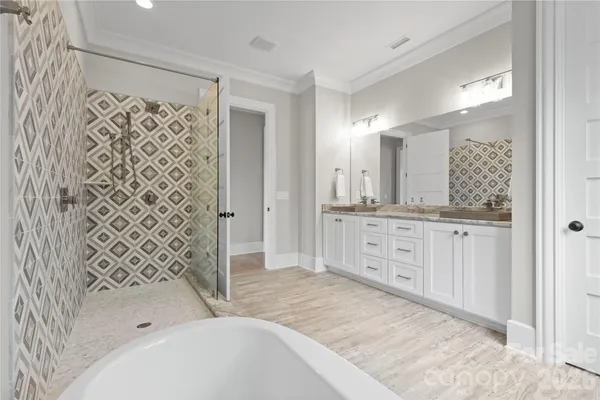 $6,450,000 | 8170 Bay Pointe Drive, Denver, NC 28037