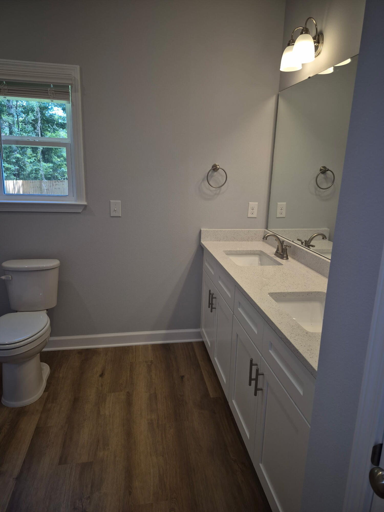 2588 Kingston Road Crestview, FL 32536 - Photo 8 of 12 Primary Bath