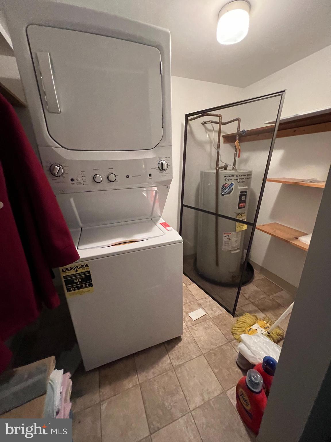 56 Welsh Tract Road Newark, DE 19713 - Photo 4 of 18 a utility room with dryer and washer