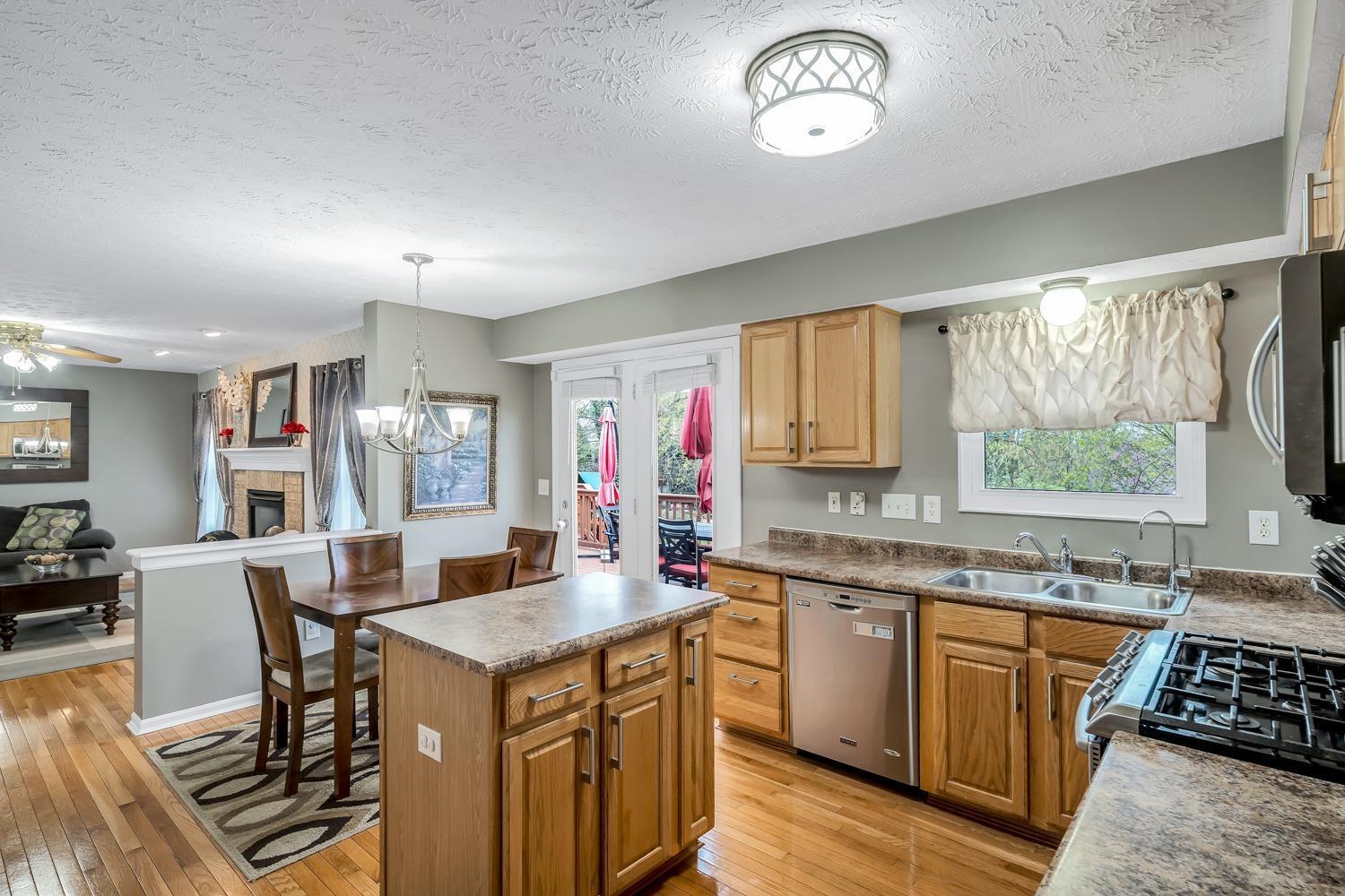 5947 Lawrence Road Cincinnati, OH 45248 - Photo 15 of 49