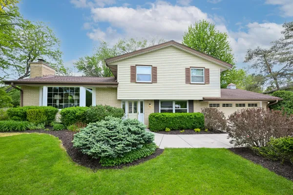 $525,000 | 4490 Wessex Drive, Brookfield, WI 53045