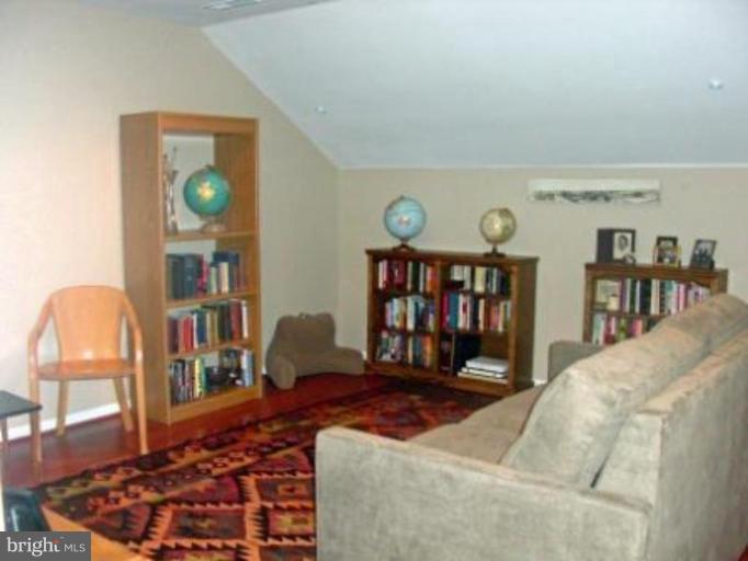 10275 Rutland Round Road, Unit 41 Columbia, MD 21044 - Photo 12 of 17 Fourth level Bedroom or Den/Study/Studio