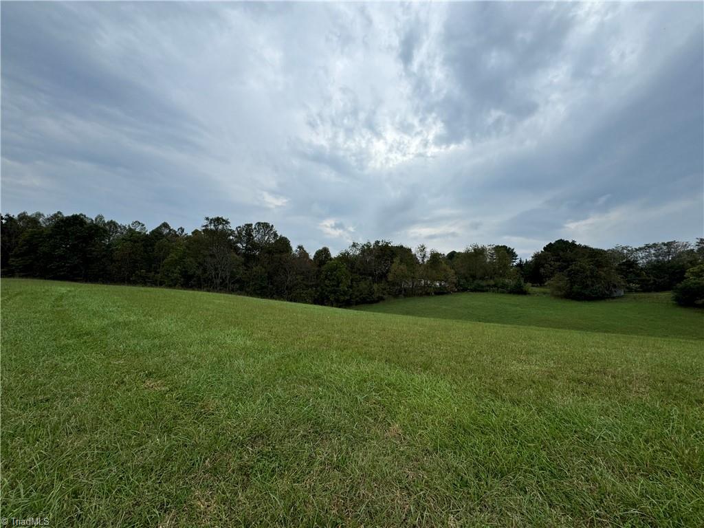 5350 Westfield Road Mount Airy, NC 27030 - Photo 6 of 44 Gallery Image 6