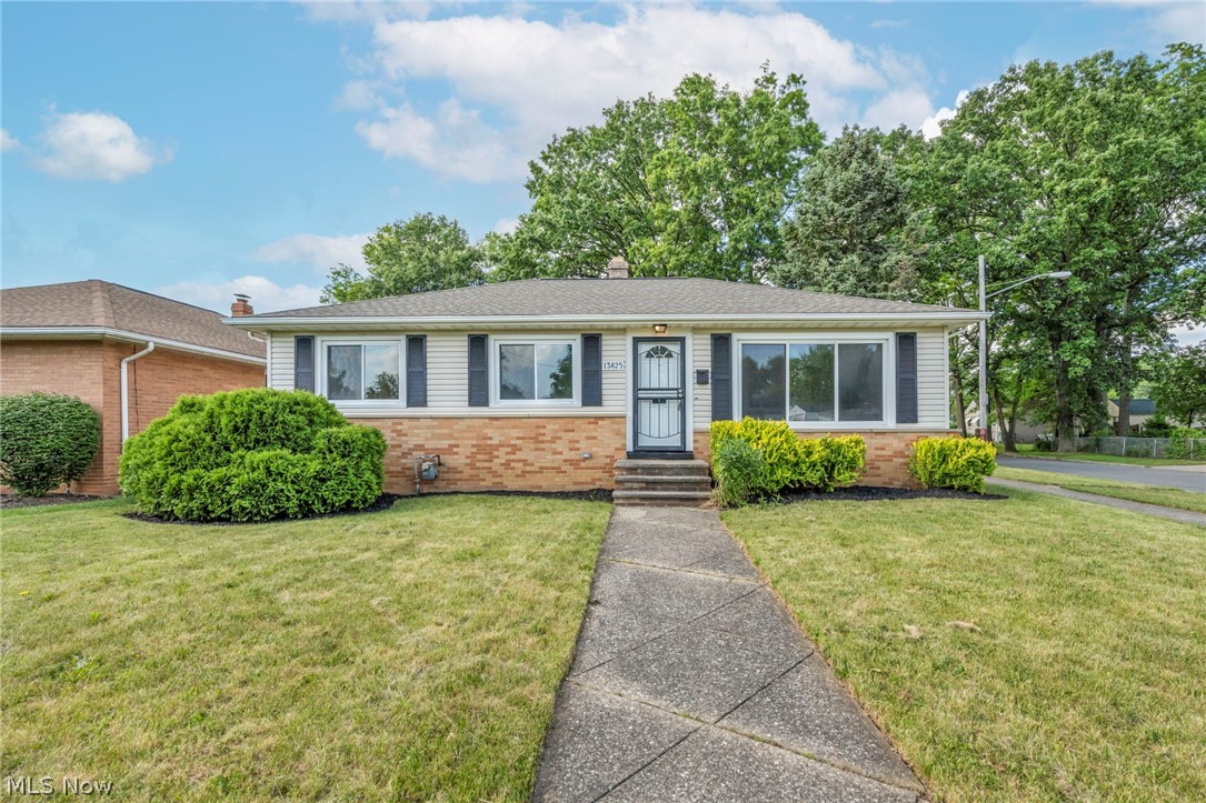 13825 Carpenter Road Garfield Heights, OH 44125 - Photo 2 of 38