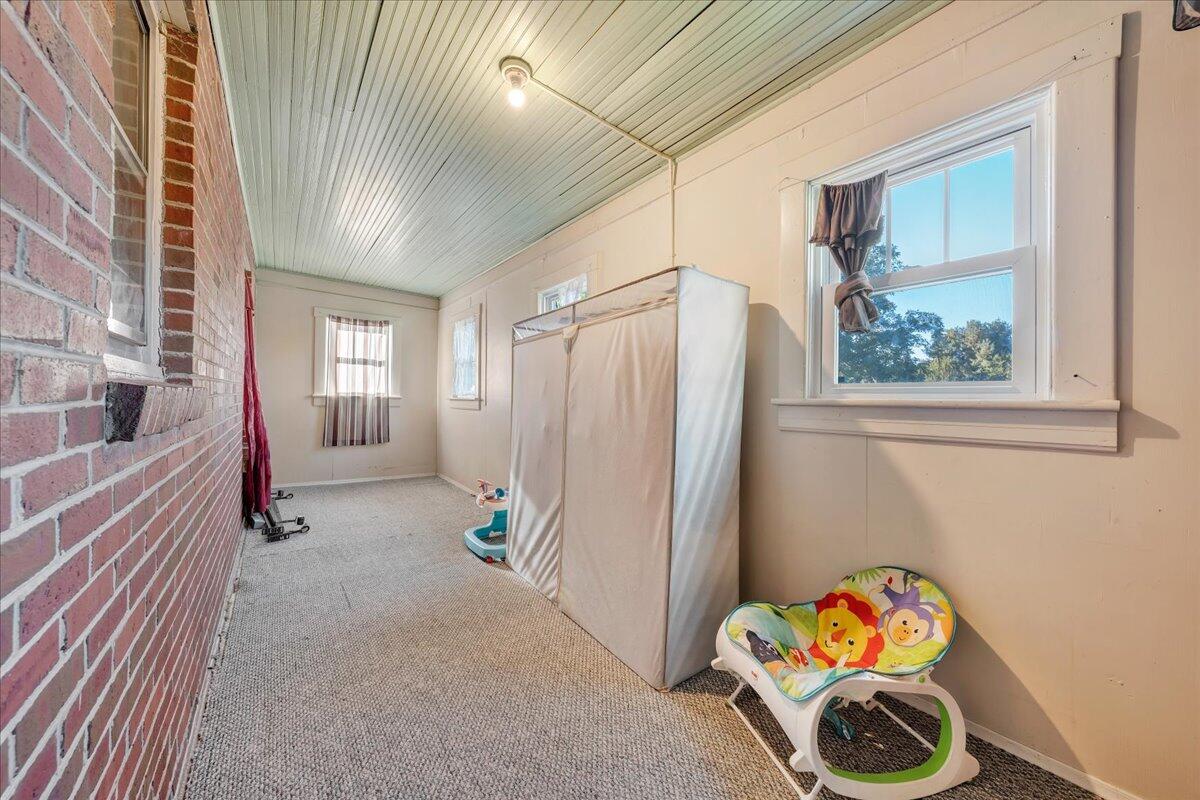 136 Fugate Road Northeast Roanoke, VA 24012 - Photo 24 of 40 24-MIB03864