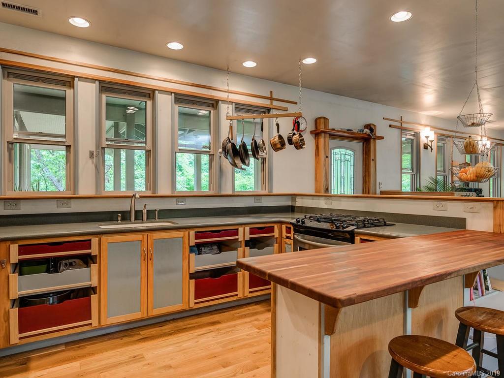 219 Azalea Road East, Unit A Asheville, NC 28805 - Photo 16 of 31 Gallery Image 16