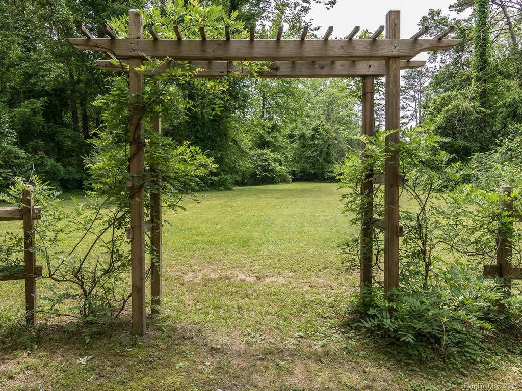 219 Azalea Road East, Unit A Asheville, NC 28805 - Photo 26 of 31 Gallery Image 26