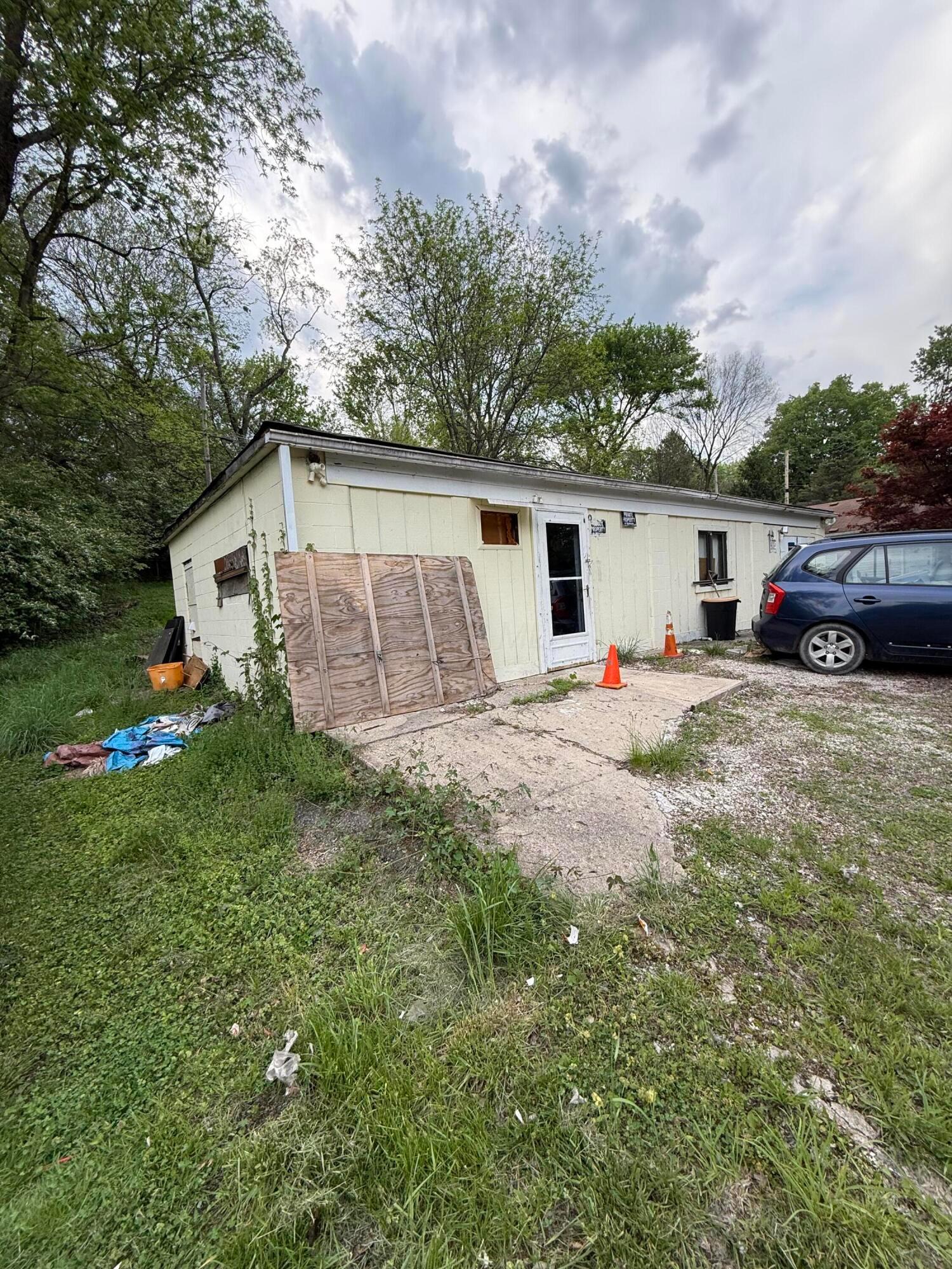 2655 Mock Road Columbus, OH 43219 - Photo 13 of 19 IMG_1503
