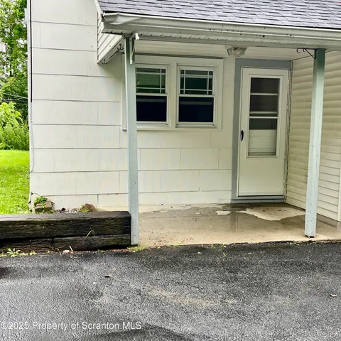 $1,200 | 208 1st Street, Unit 1, Dalton, PA 18414