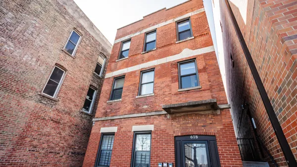 $3,850 | 618 South Racine Avenue, Unit 2, Chicago, IL 60607