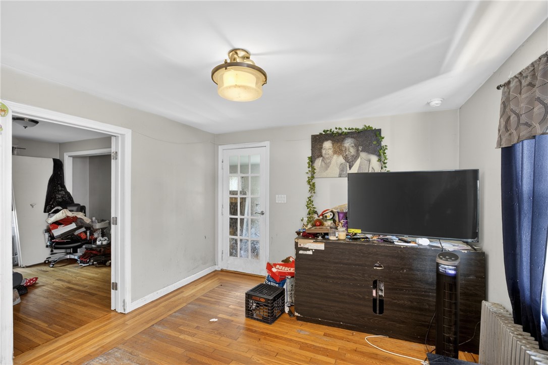 289 Legion Way Cranston, RI 02910 - Photo 18 of 34