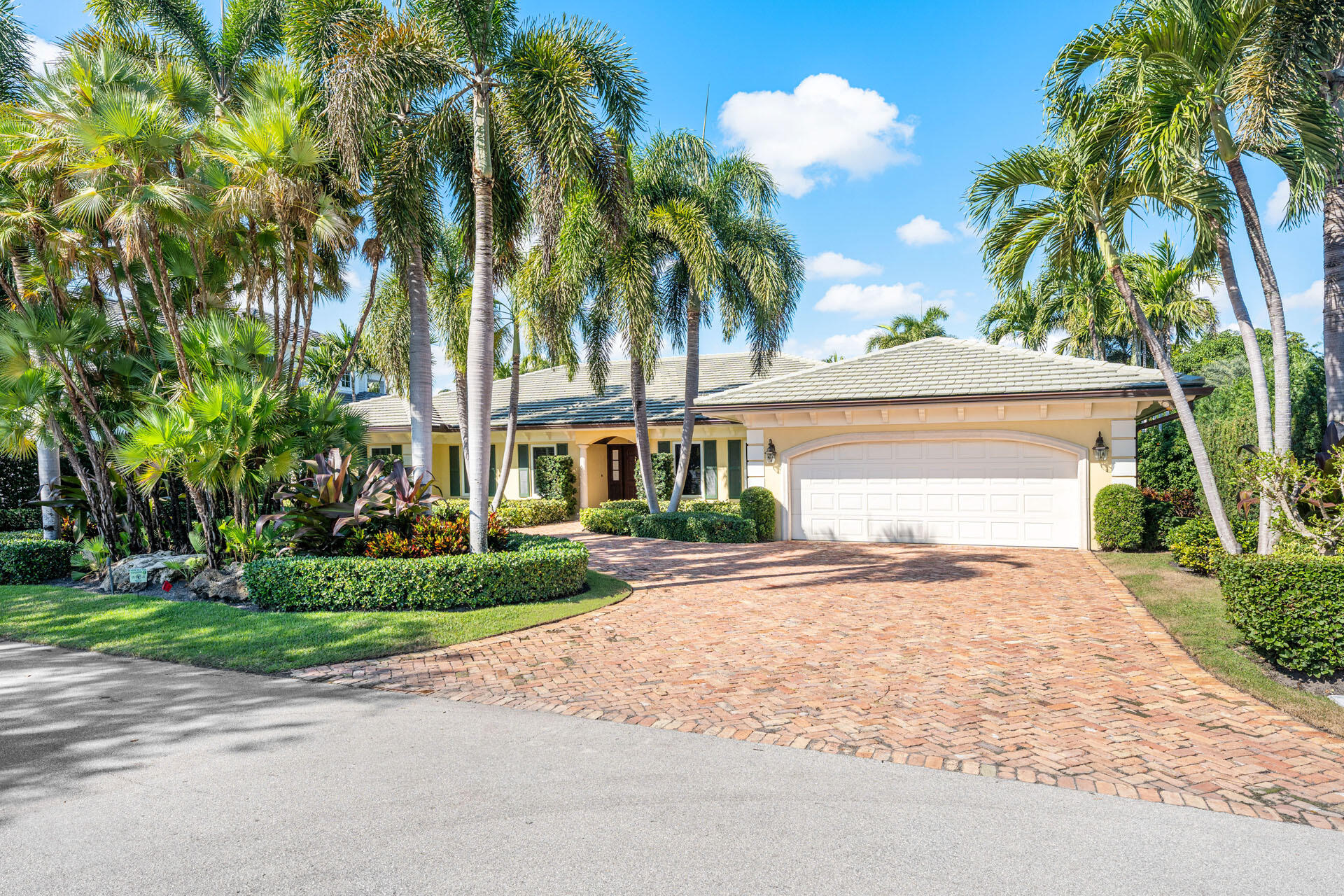 1851 Thatch Palm Drive Boca Raton, FL 33432 - Photo 3 of 62 1851_Thatch_Palm_Drive_03