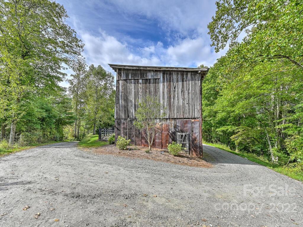 181 Blowhole Road Marshall, NC 28753 - Photo 34 of 45 Gallery Image 34
