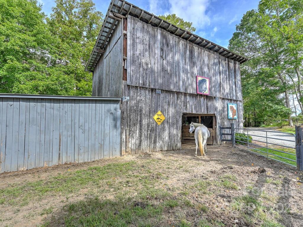 181 Blowhole Road Marshall, NC 28753 - Photo 36 of 45 Gallery Image 36