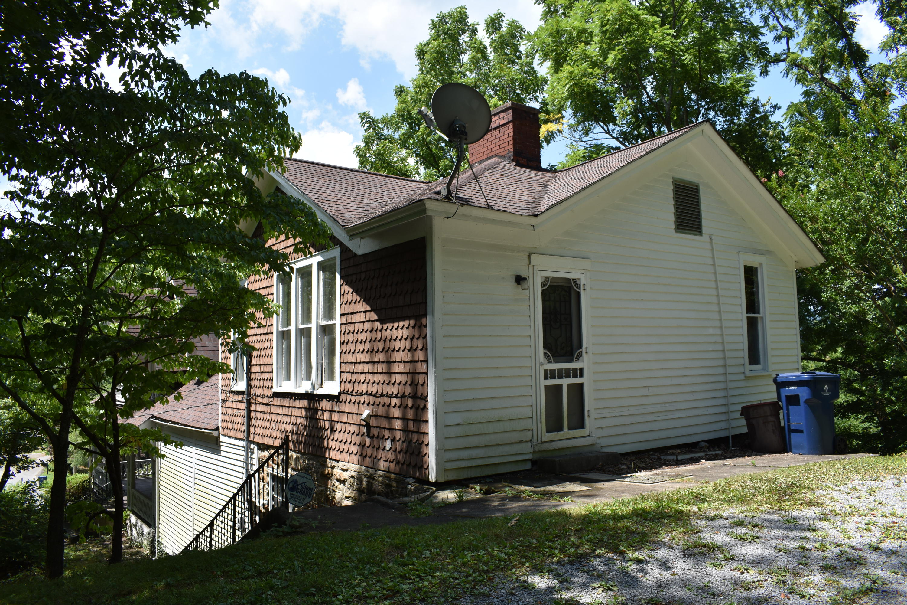 402 Englewood Road Middlesboro, KY 40965 - Photo 14 of 31 DSC_0015
