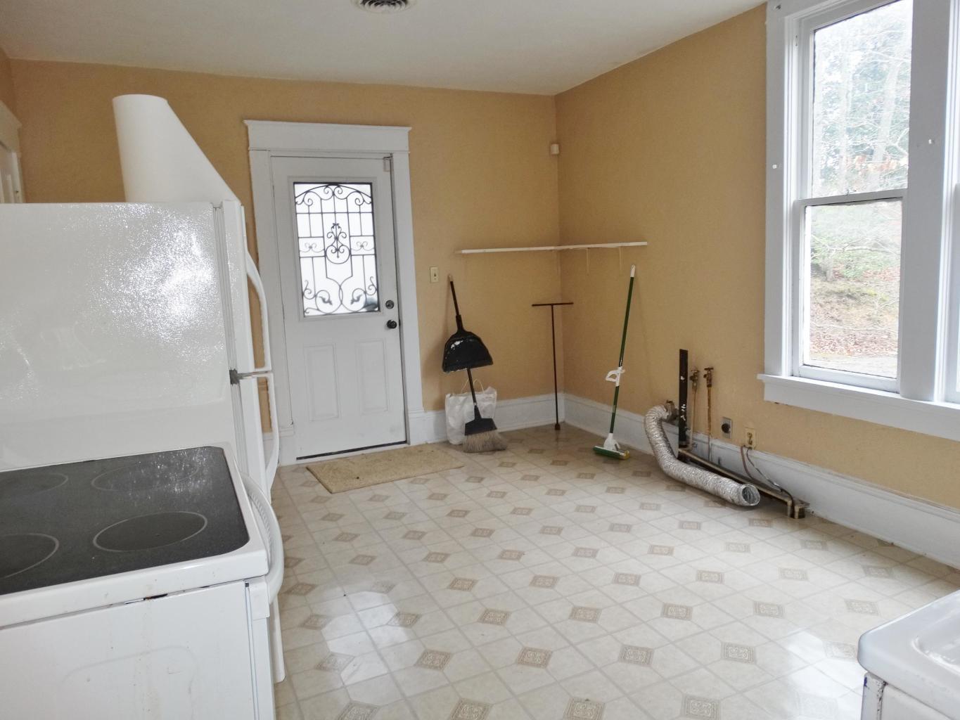 402 Englewood Road Middlesboro, KY 40965 - Photo 29 of 31 20170227211730065987000000-o