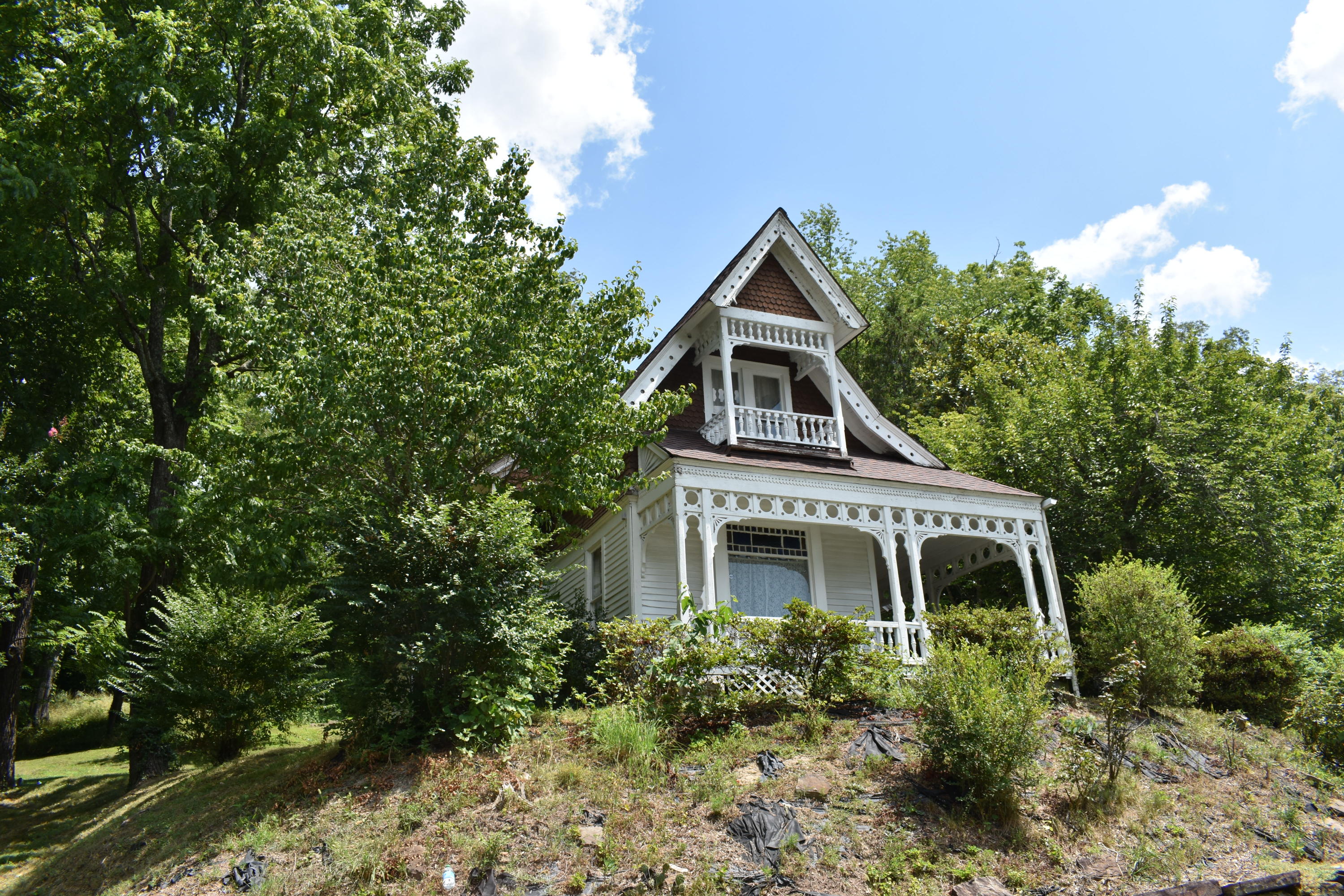 402 Englewood Road Middlesboro, KY 40965 - Photo 5 of 31 DSC_0005