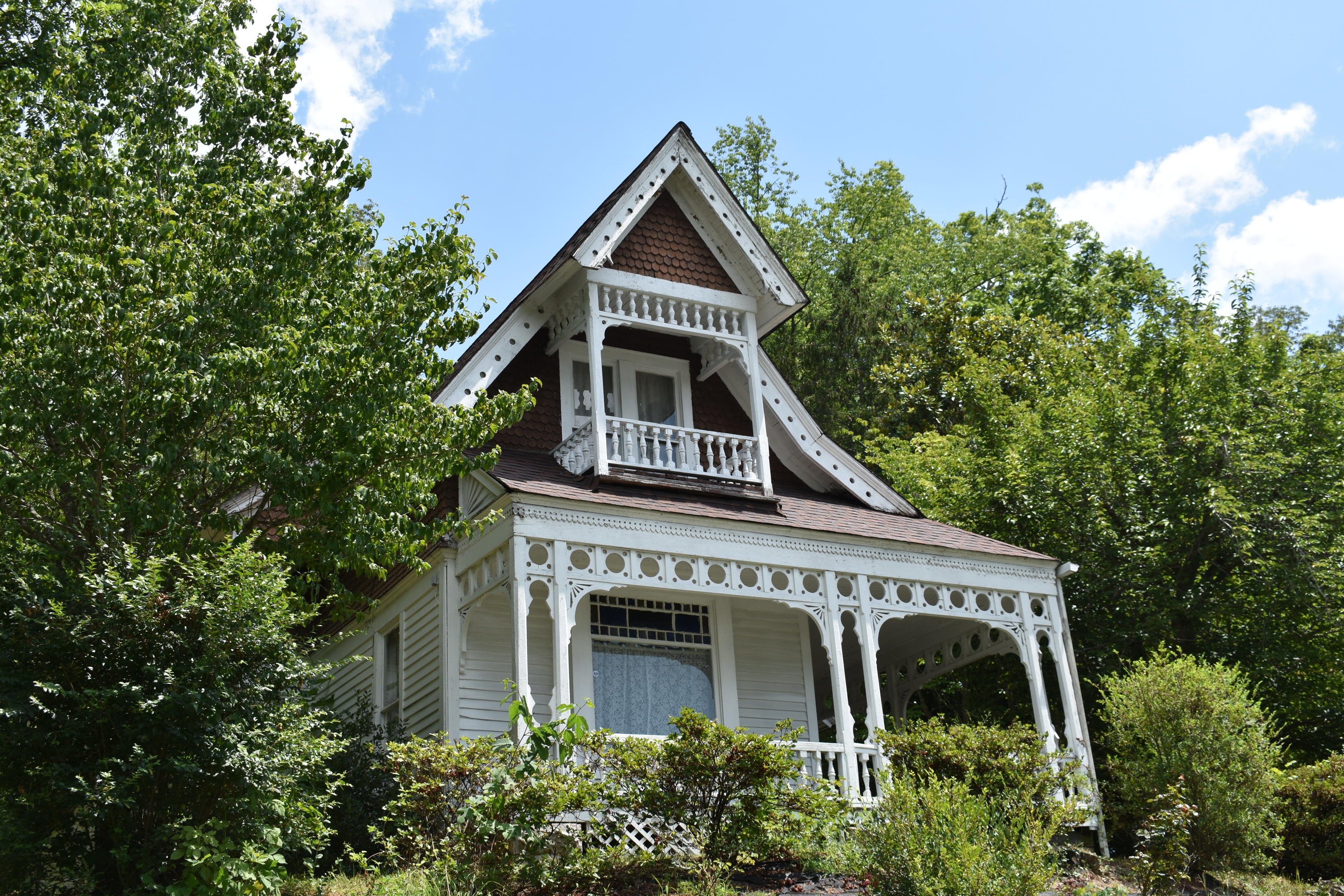 402 Englewood Road Middlesboro, KY 40965 - Photo 6 of 31 DSC_0006