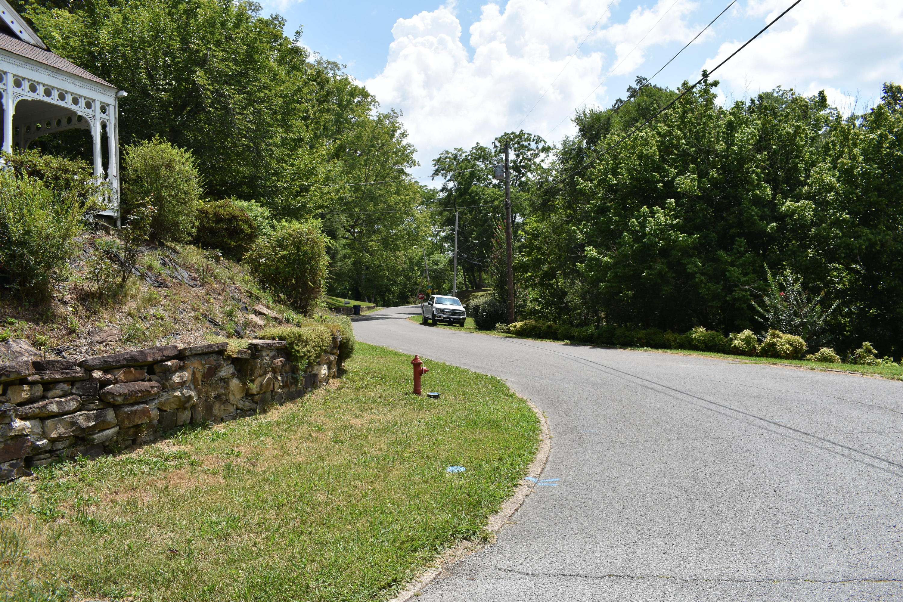 402 Englewood Road Middlesboro, KY 40965 - Photo 7 of 31 DSC_0007